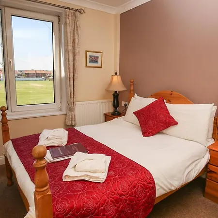 西科利夫 - 惠特比酒店 酒店 4*